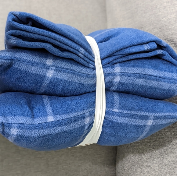 NAVY BLUE 3 PIECE WINDOWPANE PLAID THROW BLANKET AND THROW PILLOW BUNDLE - Picture 4 of 7